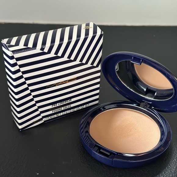MAC Hey Sailor! Edition Pro Longwear Powder - Nude on Board (lightly swatched) - Picture 1 of 6